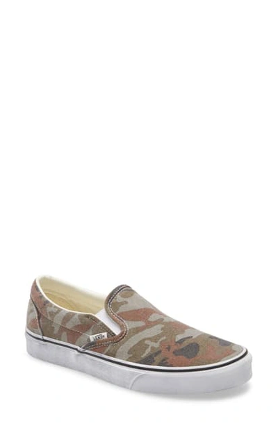 Vans Classic Slip-on Sneaker In Camo/ True White