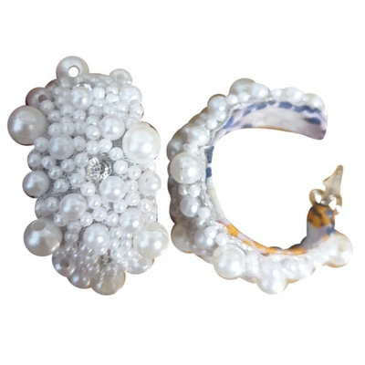 Pre-owned Deepa Gurnani White Pearls Earrings