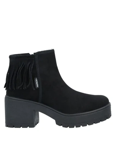 Victoria Ankle Boots In Black