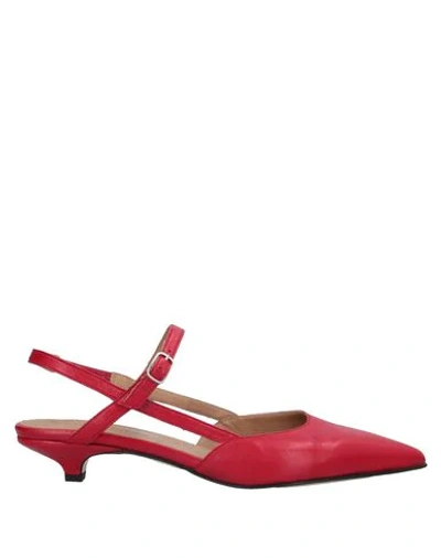 Pomme D'or Pump In Red