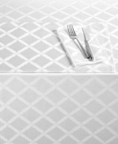 Lenox Laurel Leaf 70" X 104" Oval Tablecloth In White
