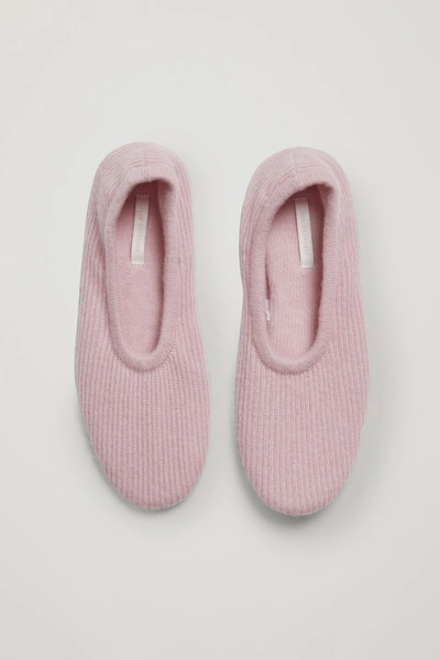 Cos Ribbed Cashmere Slippers In Pink
