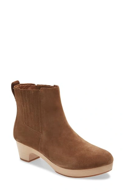 Madewell Benny Chelsea Boot In Pecan Shell