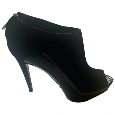 Pre-owned Rodo Heels In Black