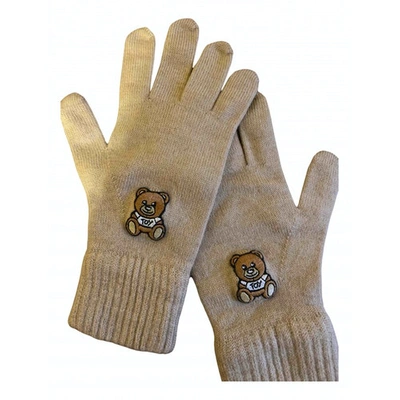 Pre-owned Moschino Beige Wool Gloves