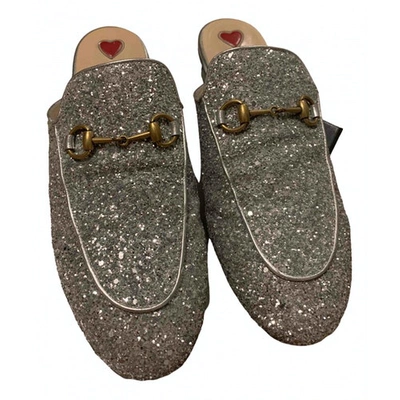Pre-owned Gucci Princetown Glitter Flats In Silver