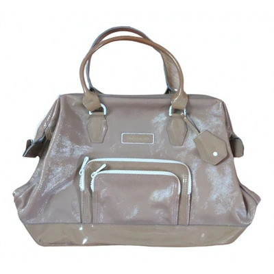 Pre-owned Longchamp Légende Patent Leather Handbag In Beige
