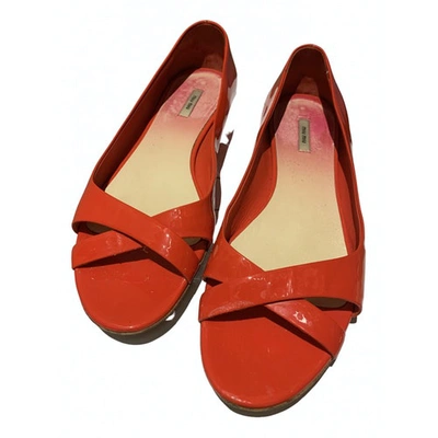 Pre-owned Miu Miu Patent Leather Sandals In Red