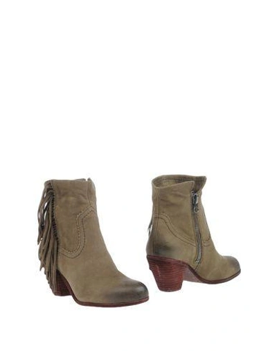 Sam Edelman Ankle Boot In Military Green