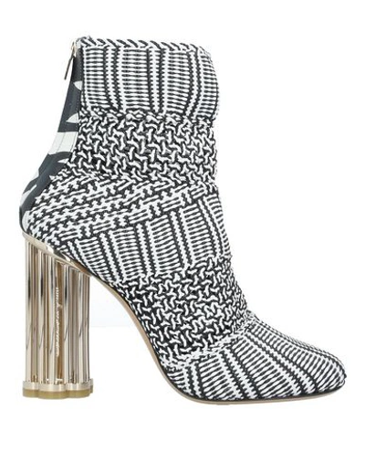 Ferragamo Ankle Boots In White