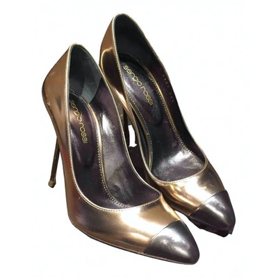 Pre-owned Sergio Rossi Patent Leather Heels In Gold