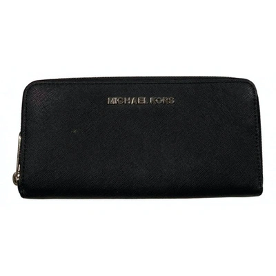 Pre-owned Michael Kors Leather Wallet In Black