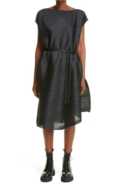 Issey Miyake Bias Tie-waist Pleated Dress In Black