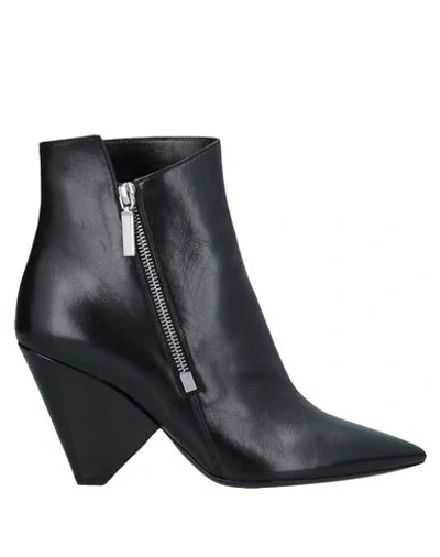 Saint Laurent Ankle Boots In Black