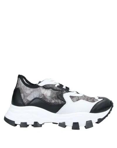 Cinzia Araia Sneakers In Grey