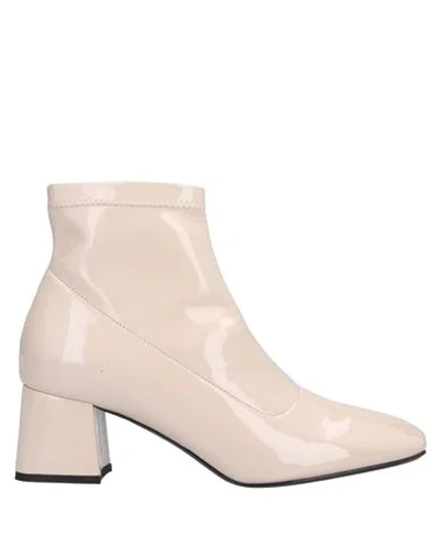 Liviana Conti Ankle Boots In Pink