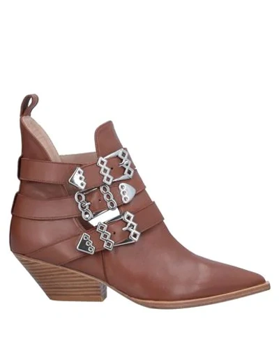 Ras Ankle Boots In Brown