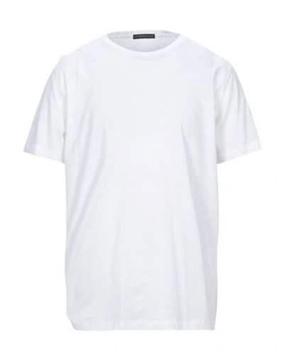 Alessandro Dell'acqua T-shirts And Polos In White