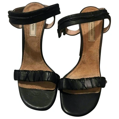 Pre-owned Nina Ricci Leather Sandals In Black