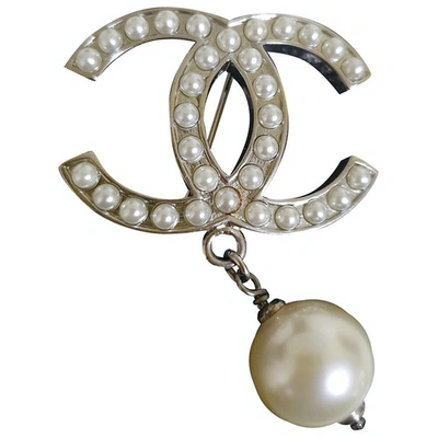 Pre-owned Chanel Cc Silver Pearl Pins & Brooches