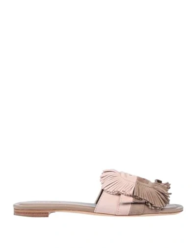 Tod's Sandals In Beige