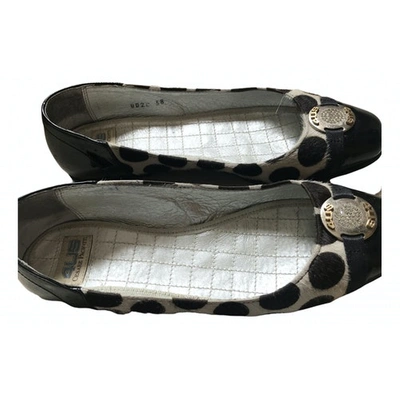 Pre-owned Cesare Paciotti Pony-style Calfskin Ballet Flats In Black