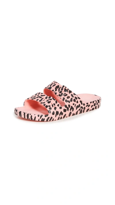 Freedom Moses Leopard-print Plastic Pool Slides In Pink
