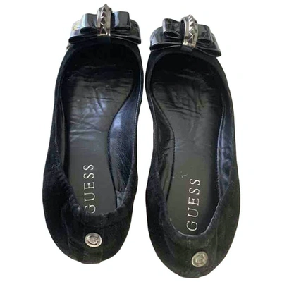 Pre-owned Guess Ballet Flats In Black