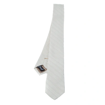 Pre-owned Emporio Armani Ivory Silk Zig Zag Embossed Skinny Tie In White