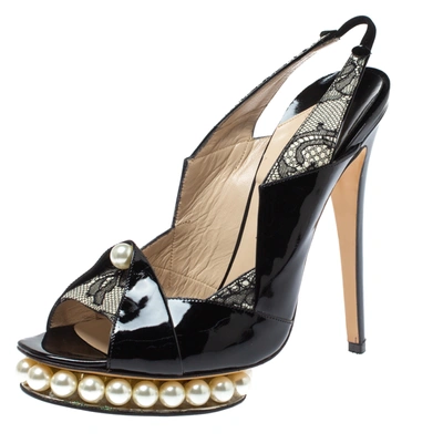 Pre-owned Nicholas Kirkwood Black Patent Leather And Lace Pearl Platform Slingback Sandals Size 40