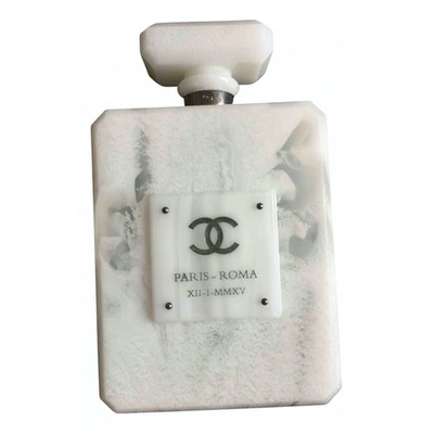 Pre-owned Chanel Clutch Bag In White
