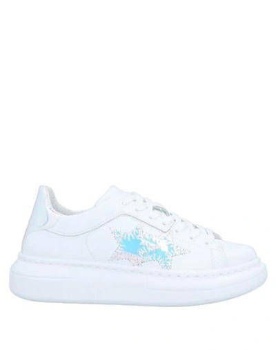 2star Sneakers In White