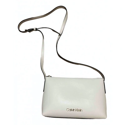 Pre-owned Calvin Klein Leather Clutch Bag In Ecru