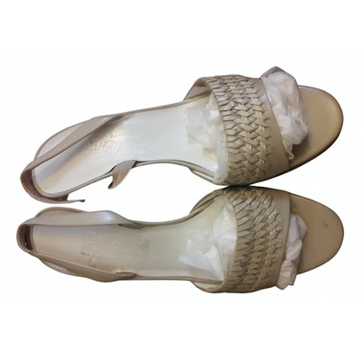 Pre-owned Ferragamo Leather Sandals In Beige