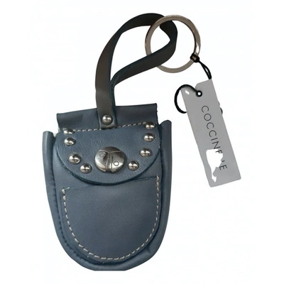 Pre-owned Coccinelle Leather Key Ring In Grey