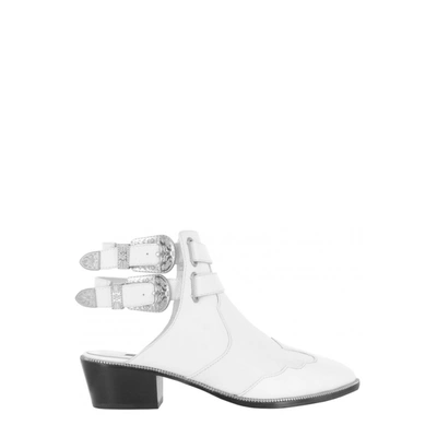 Senso Lucas Iii In White