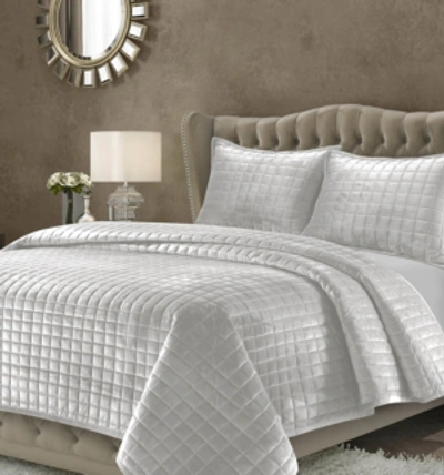 Tribeca Living Florence Velvet Solid Oversized King Quilt Set In Silver Grey