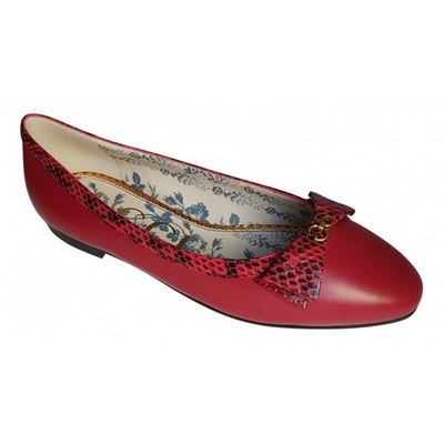 Pre-owned Gucci Patent Leather Flats In Red