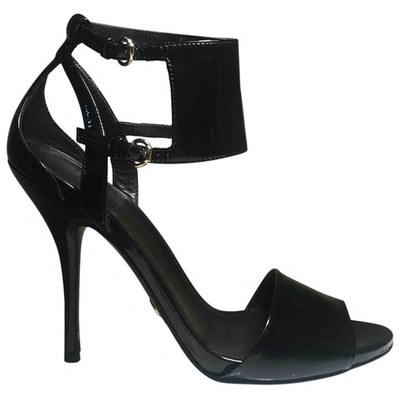 Pre-owned Gucci Patent Leather Sandals In Black