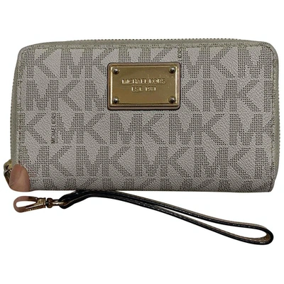 Pre-owned Michael Kors Jet Set Cloth Purse In Beige