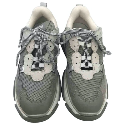 Pre-owned Elena Iachi Grey Leather Trainers