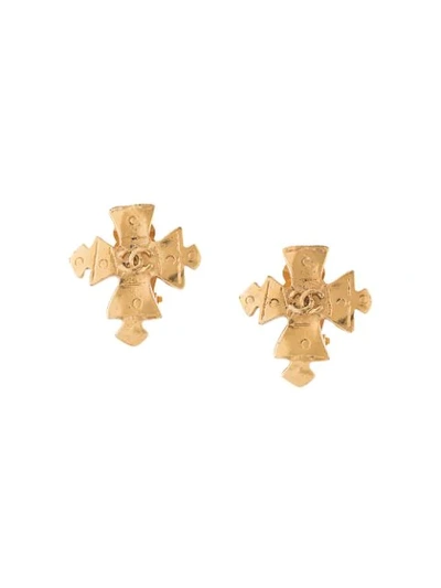 Pre-owned Chanel 1994 Cc Cross Clip-on Earrings In Gold