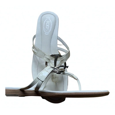 Pre-owned Tod's Leather Flip Flops In White