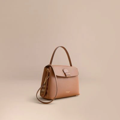 Burberry Medium Grainy Leather And House Check Tote Bag In Dark Sand