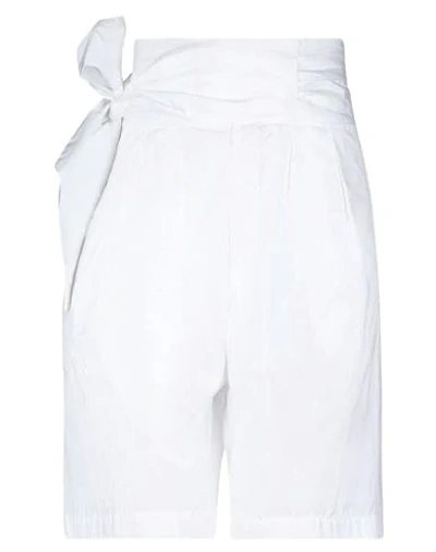 Mauro Grifoni Woman Shorts & Bermuda Shorts White Size 4 Cotton