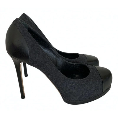 Pre-owned Theory Leather Heels In Black