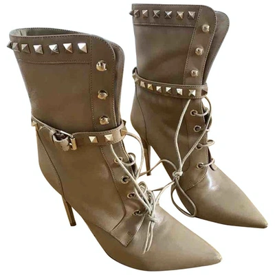 Pre-owned Valentino Garavani Rockstud Beige Leather Ankle Boots