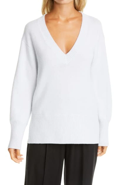 Vince Ribbed V-neck Cashmere Tunic Sweater In Heather Powder Blue