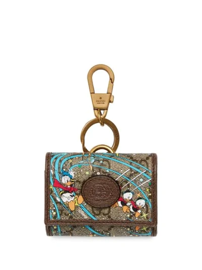 Gucci X Disney Donald Duck Wallet Keyring In Beige And Ebony Gg Supreme