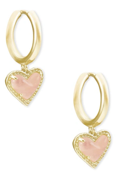 Kendra Scott Ari Heart Huggie Hoop Earrings In Gold/rose Quartz